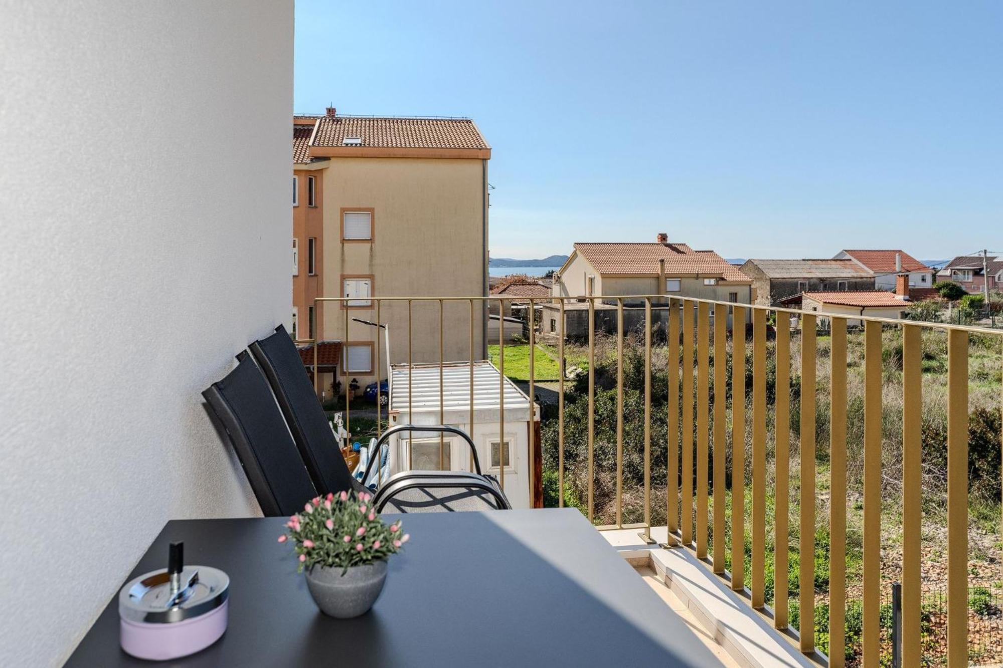 Apartment La E Bella