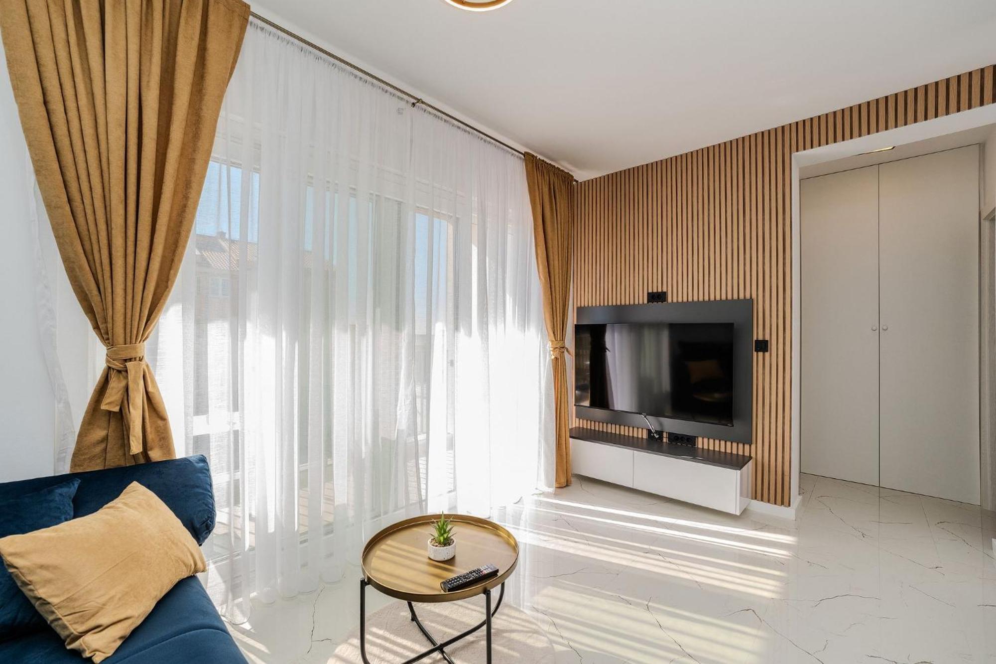 Apartment La E Bella